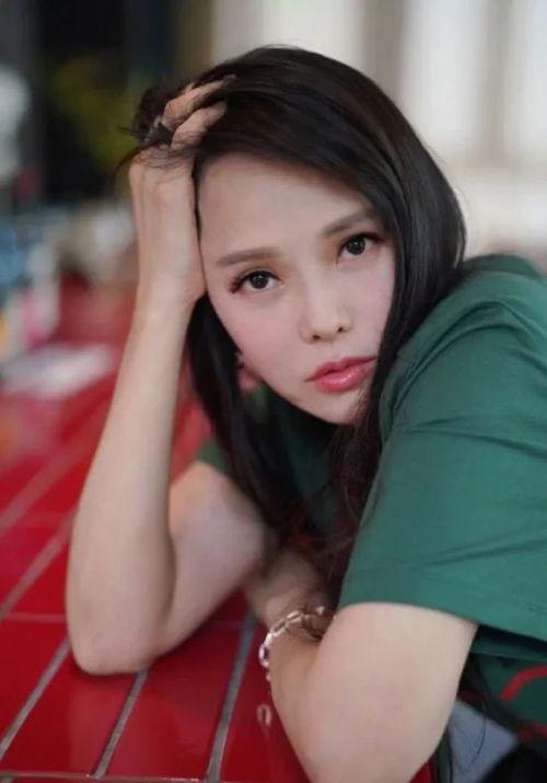 流动的陨石打美女的肚子视频Vk,惊险瞬间在VK视频走红